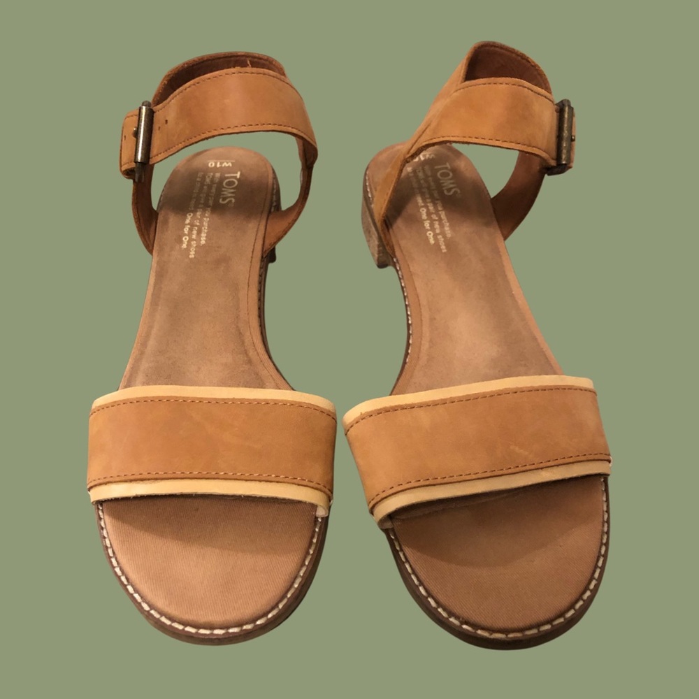 Tan Toms sandals like new size 10w